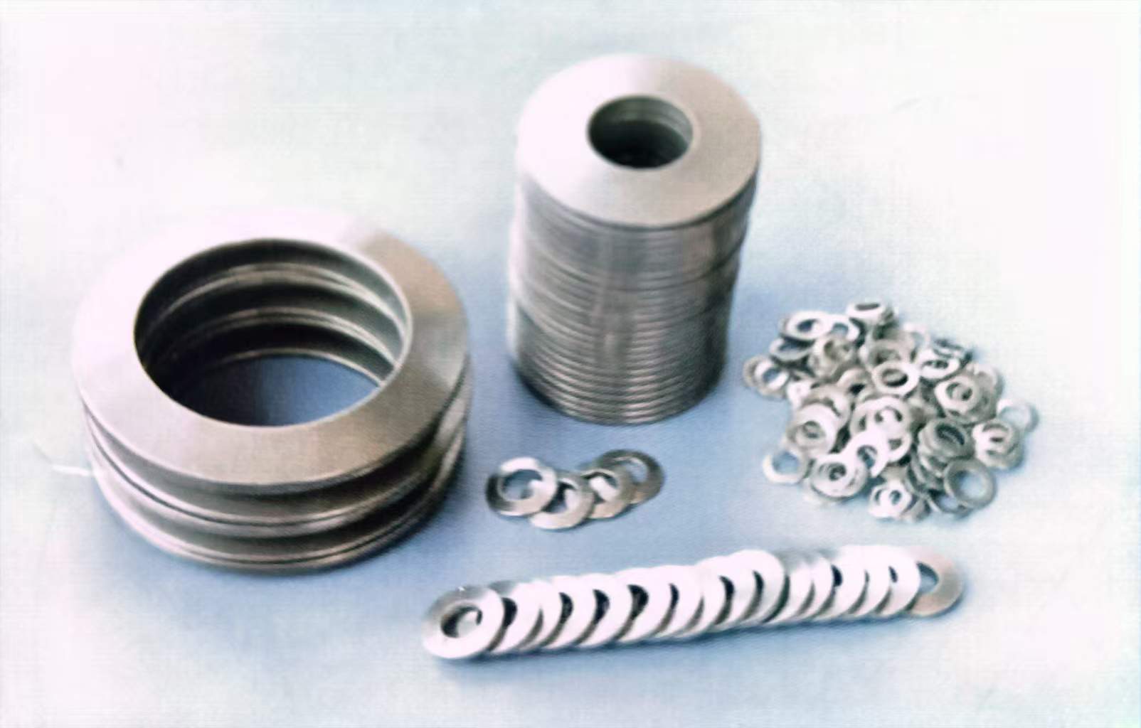 Дискообразная пружина/Disc spring