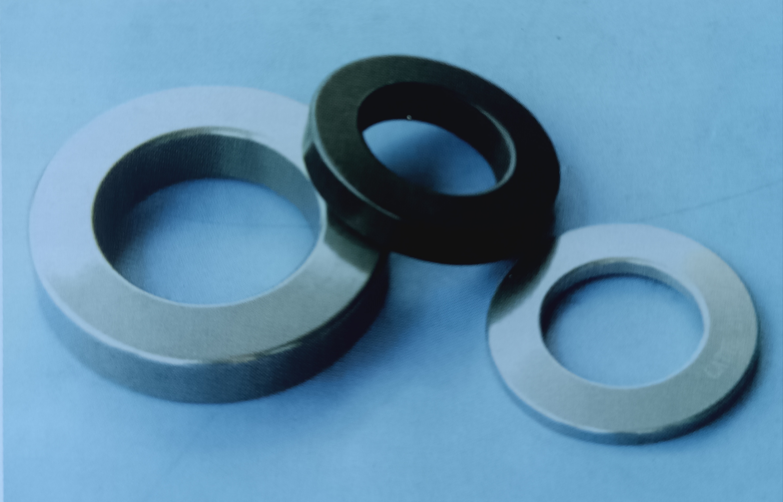 Дискообразная пружина/Disc spring